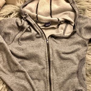 Patagonia women’s sweatshirt size small
